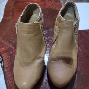 (Sh85)Bella Marie Bootie, Tan 7.5